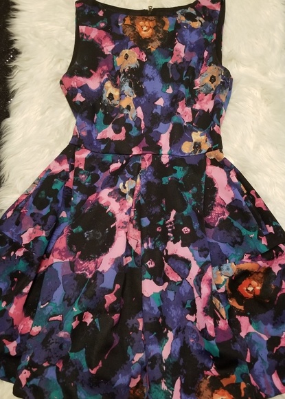 Just...Taylor Floral Dress Petite - Picture 3 of 7